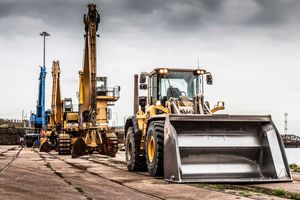 Attachments on an SER loading shovel