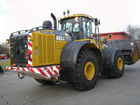 A Bell 2606E loading shovel.