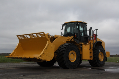 Caterpillar 980H loading shovel equipped for work in a warm climate.