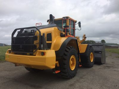 An SER Volvo L180H wheeled loading shovel with modified pin-on bucket